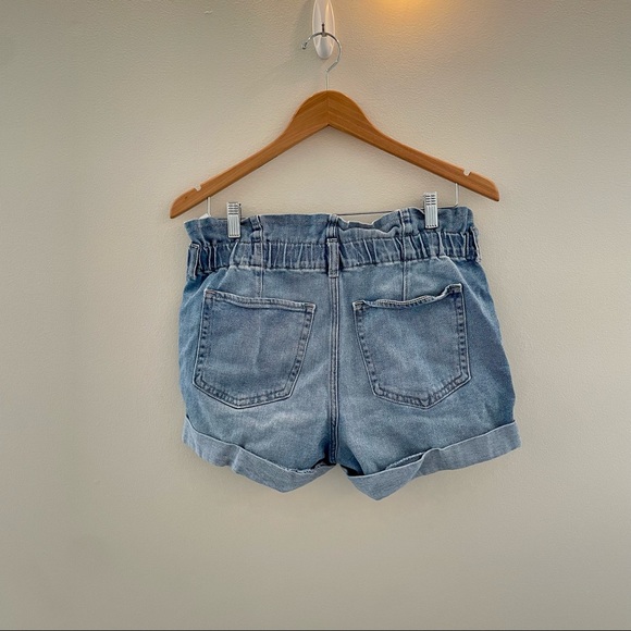 Hollister Ultra High Rise Paper Bag Waist Mom Short - Picture 6 of 9